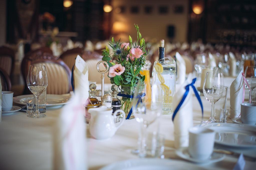 Hubertus Aparthotel & Restaurant & Horse Club Starogard Gdanski Room photo